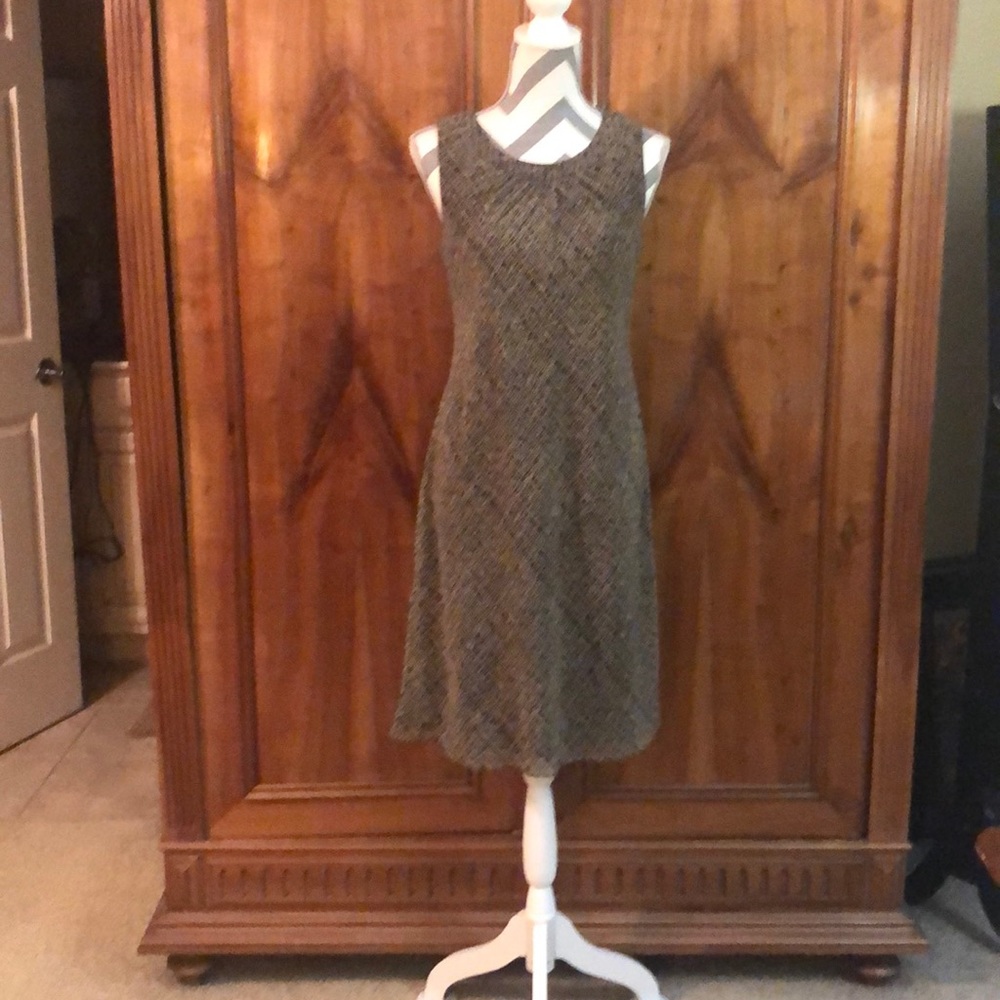 Ann Taylor Loft Dress. - Picture 8 of 8